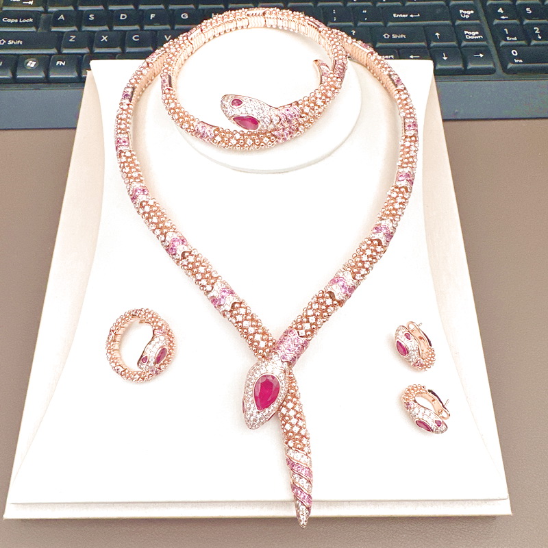 Designer Collection Necklace B - Vintage Collectible Jewelry recension och pris