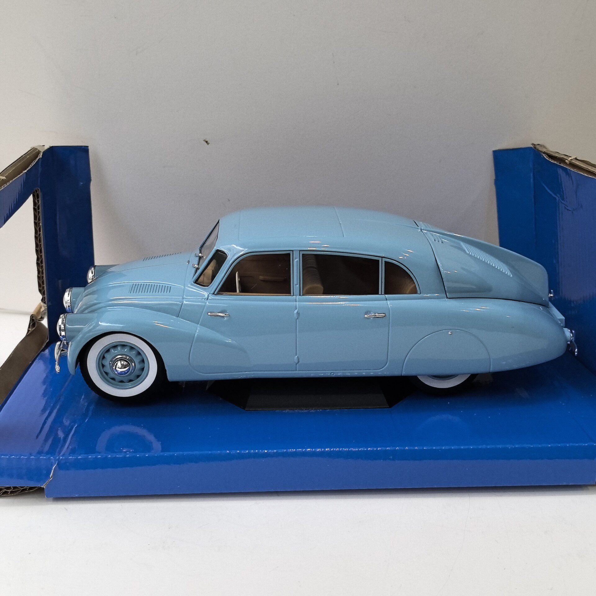 MCG Diecast 1/18 Scale TATRA 8 - Vintage Collectibles recension och pris