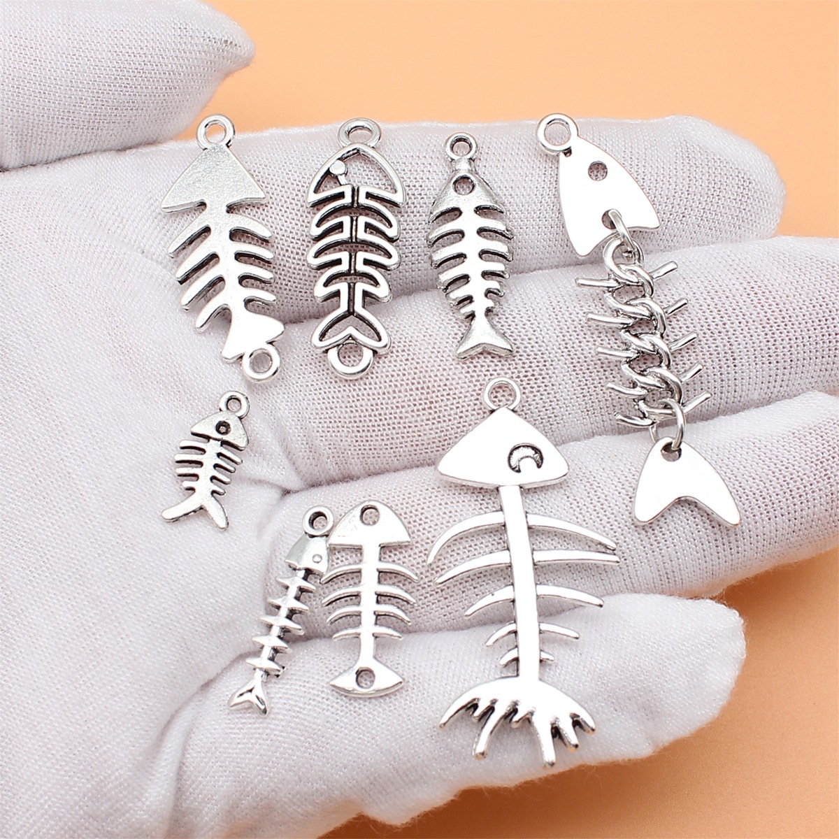 8pcs Antique Silver Color Fish - Vintage Collectible Jewelry recension och pris